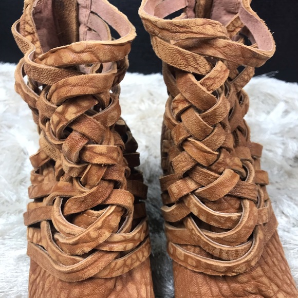 NWOT Distressed Free People Brown Leather Boots - Picture 5 of 7